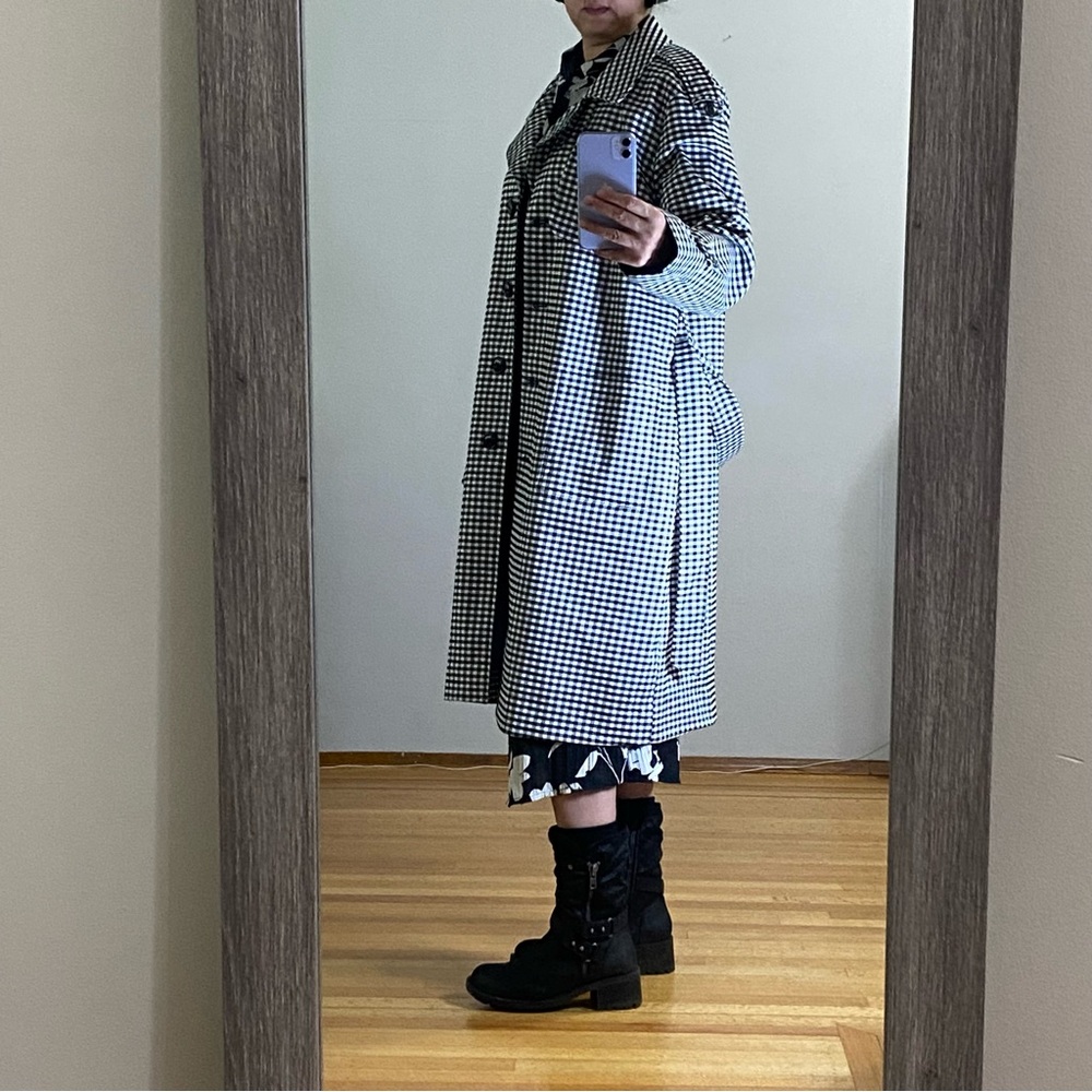 Badgley Mischka Plaid Trench Coat with Satin Blue Lining - Picture 6 of 17